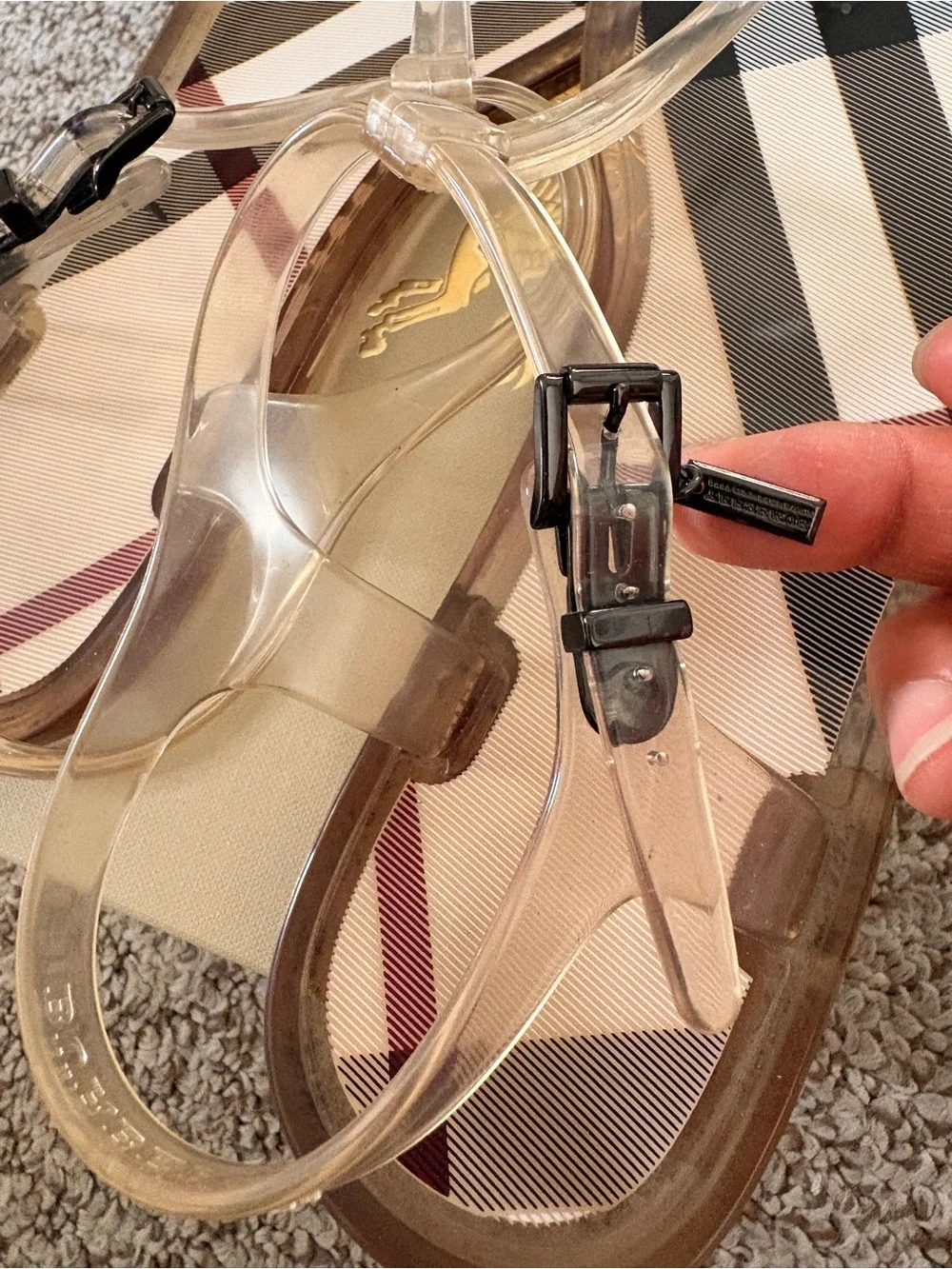 Burberry Clear Jelly Thong Sandals with Black and White Check - Picture 4 of 6